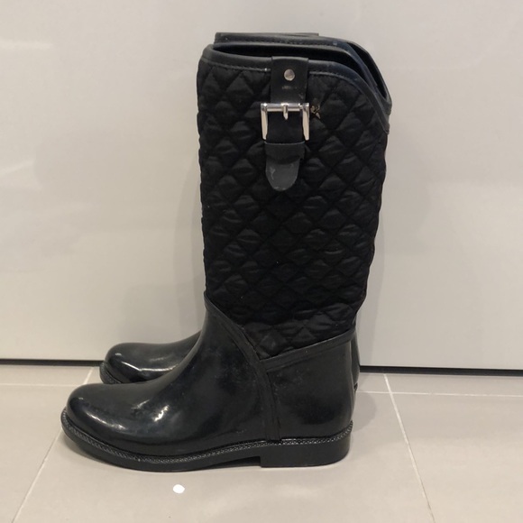 ZARA Girl’s black rubber boots - Picture 2 of 6
